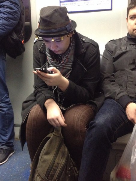 мода петербургского метро, мода метро, модники в транспорте, странные пассажиры метро 