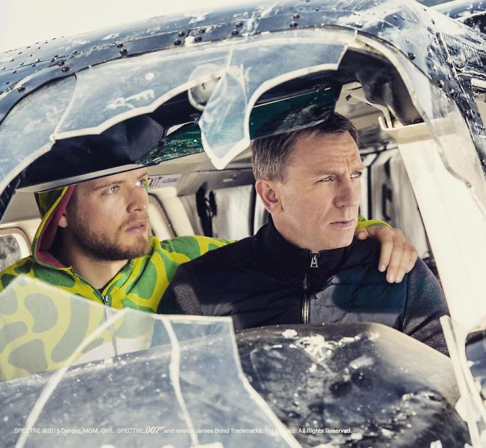 парень добавляет себя на фотографии со знаменитостями, Лоренц Валентино