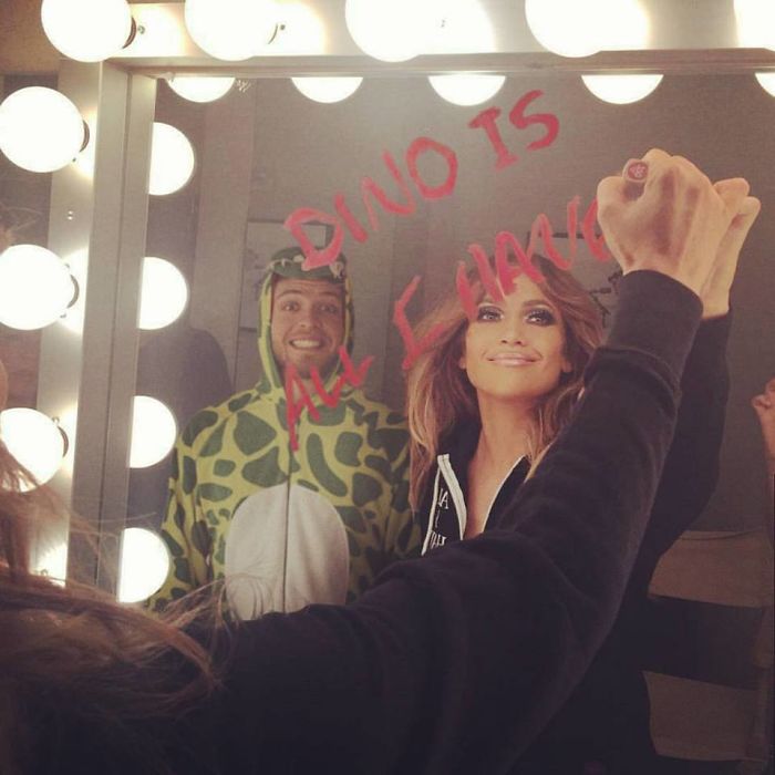 парень добавляет себя на фотографии со знаменитостями, Лоренц Валентино