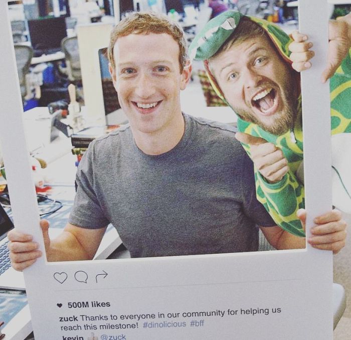 парень добавляет себя на фотографии со знаменитостями, Лоренц Валентино