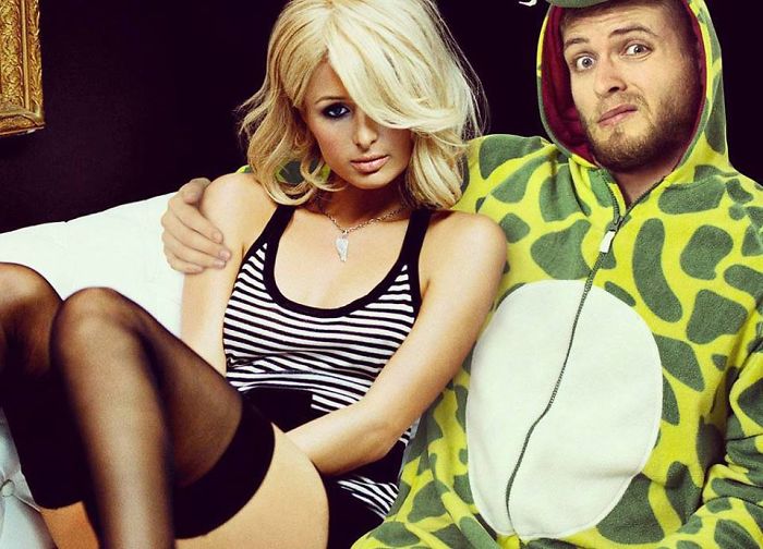 парень добавляет себя на фотографии со знаменитостями, Лоренц Валентино