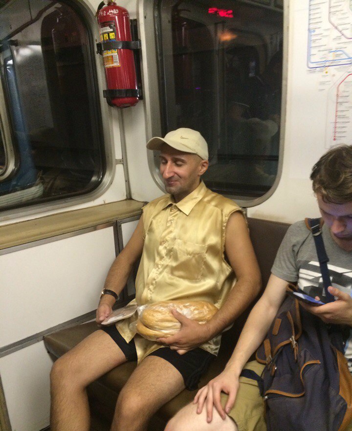 мода петербургского метро, мода метро, модники в транспорте, странные пассажиры метро 