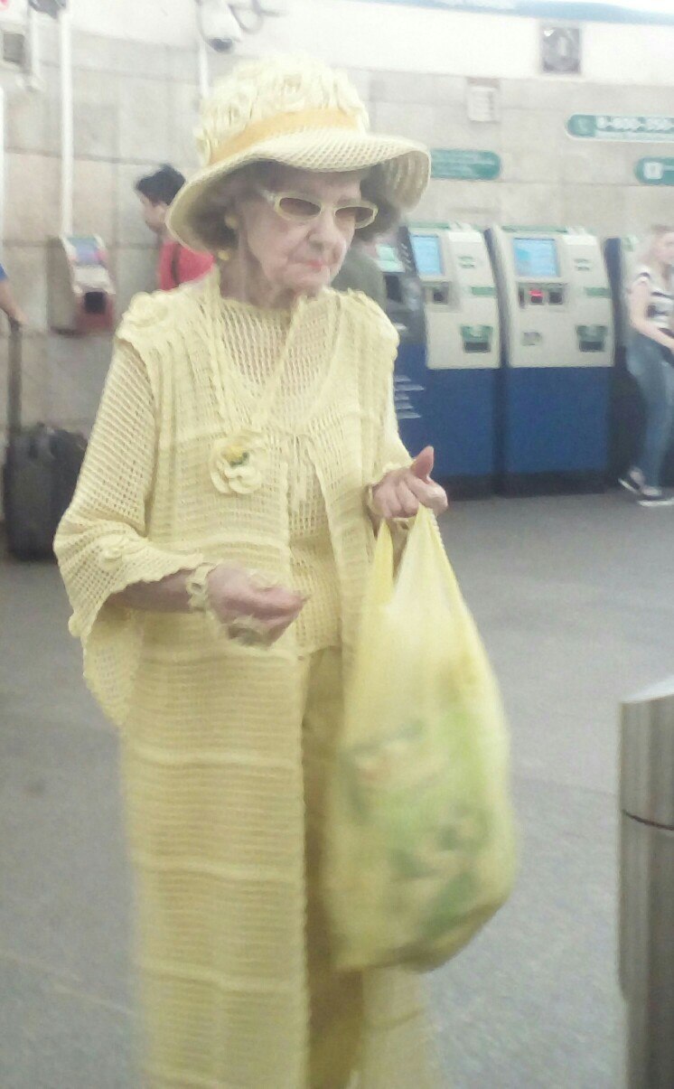 мода петербургского метро, мода метро, модники в транспорте, странные пассажиры метро 