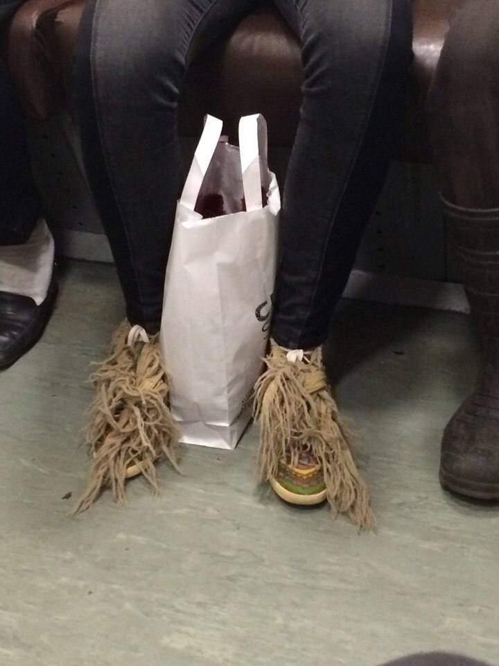 мода петербургского метро, мода метро, модники в транспорте, странные пассажиры метро 