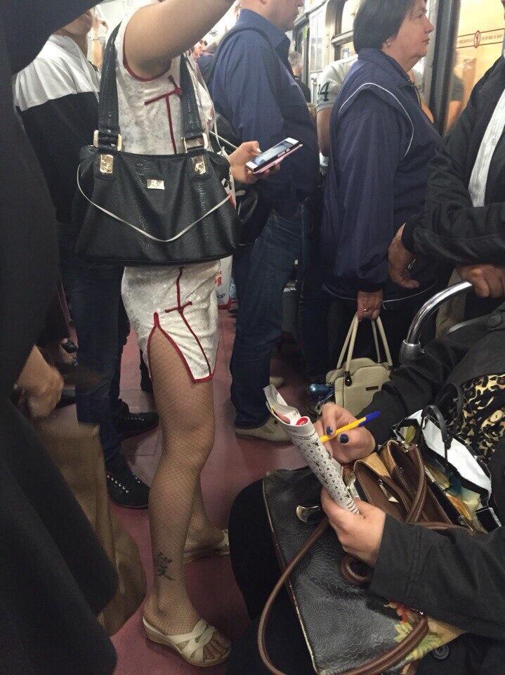мода петербургского метро, мода метро, модники в транспорте, странные пассажиры метро 