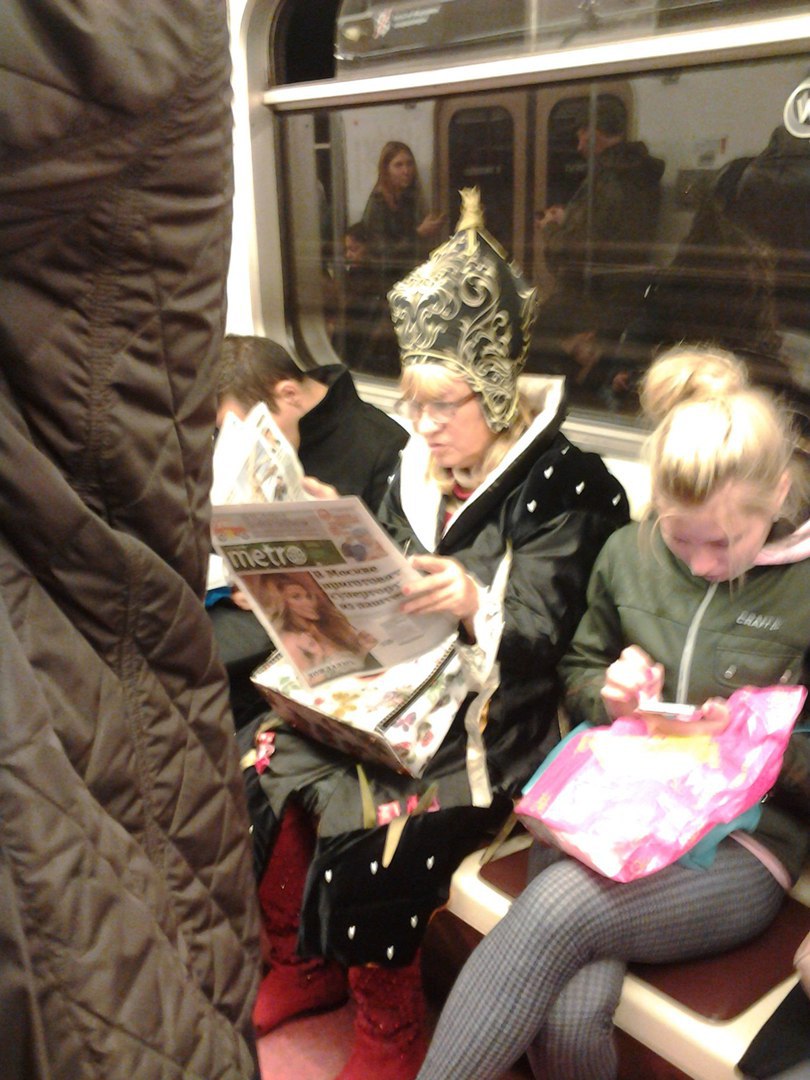 мода петербургского метро, мода метро, модники в транспорте, странные пассажиры метро 