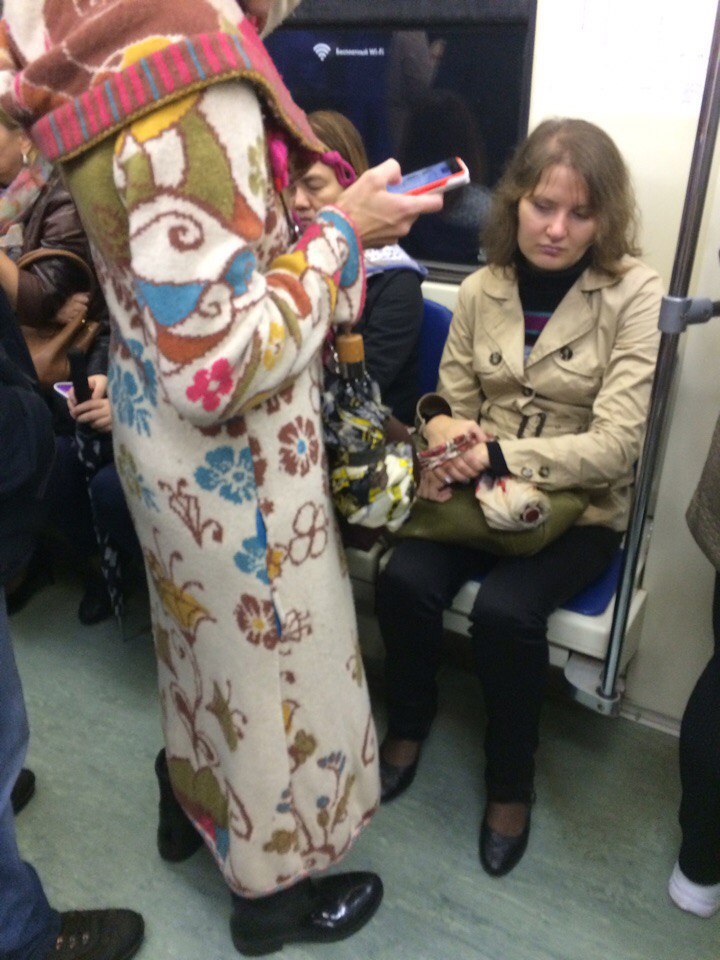 мода петербургского метро, мода метро, модники в транспорте, странные пассажиры метро 