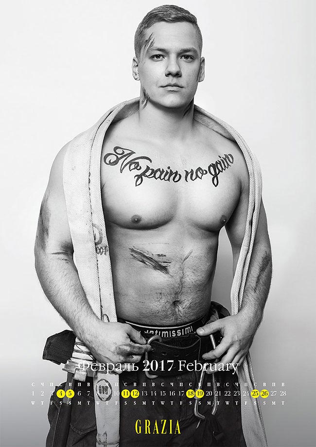 Российские пожарные разделись для календаря, российские пожарные в календаре МЧС