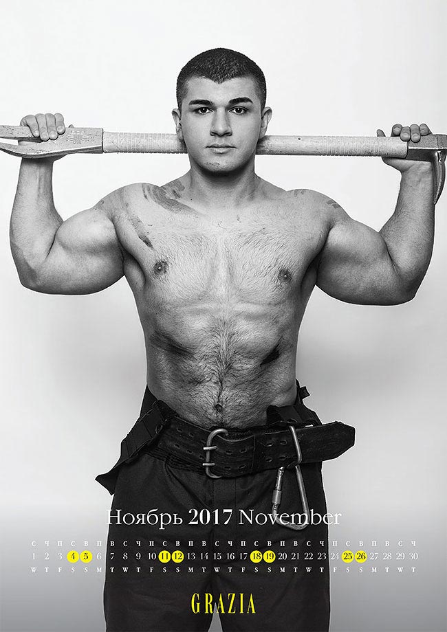 Российские пожарные разделись для календаря, российские пожарные в календаре МЧС