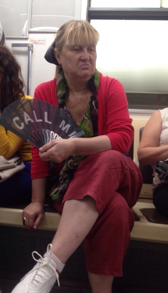 мода петербургского метро, мода метро, модники в транспорте, странные пассажиры метро 