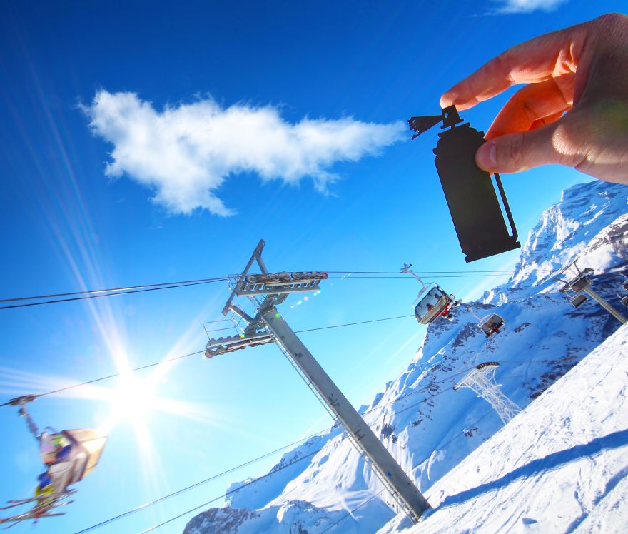 Фотограф дополняет достопримечательности бумажными трафаретами, Рич МакКор, Rich McCor