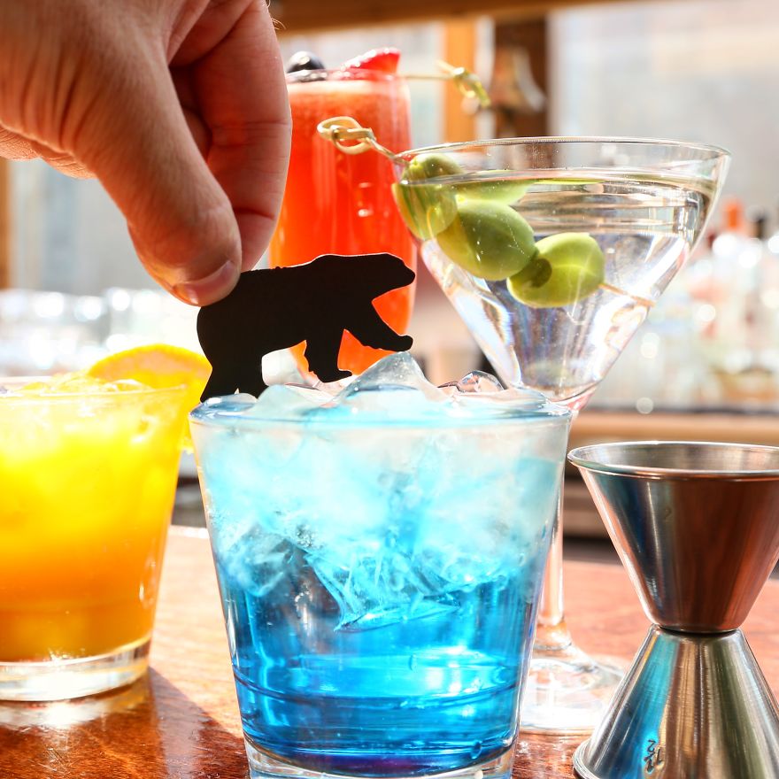 Фотограф дополняет достопримечательности бумажными трафаретами, Рич МакКор, Rich McCor