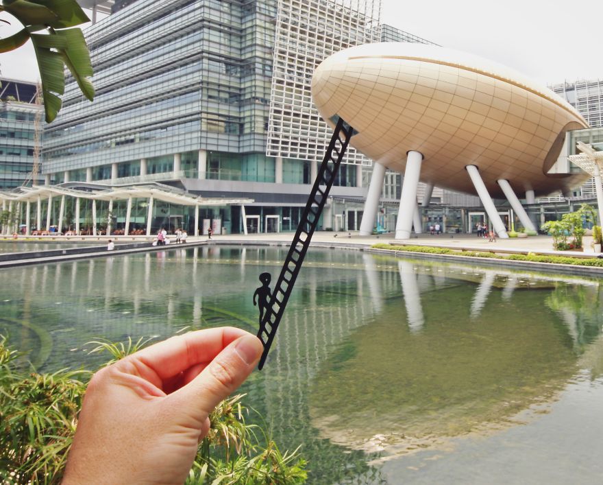 Фотограф дополняет достопримечательности бумажными трафаретами, Рич МакКор, Rich McCor