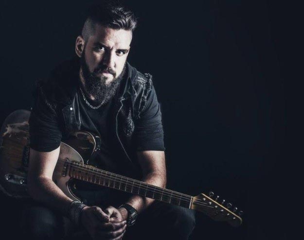 набил на руке более 120 имен из предсмертных записок, Робб Нэш, Robb Nash, тату на руке имена из предсмертных записок