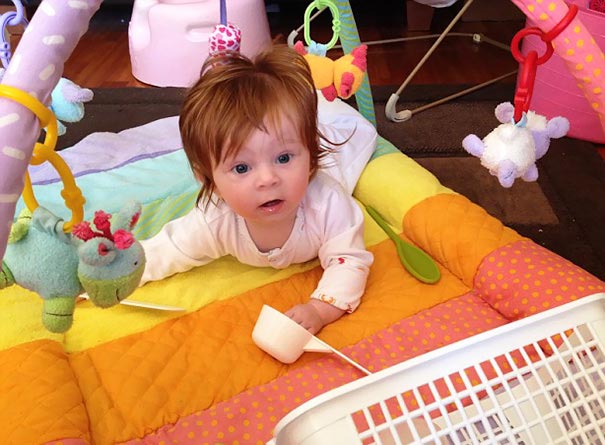 дети родившиеся с шикарными шевелюрами, дети с шикарными шевелюрами, дети с полной головой волос