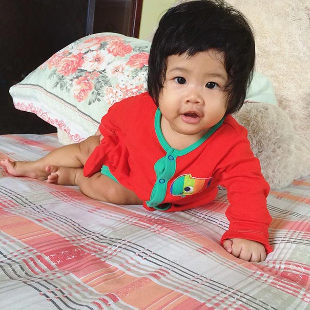 дети родившиеся с шикарными шевелюрами, дети с шикарными шевелюрами, дети с полной головой волос