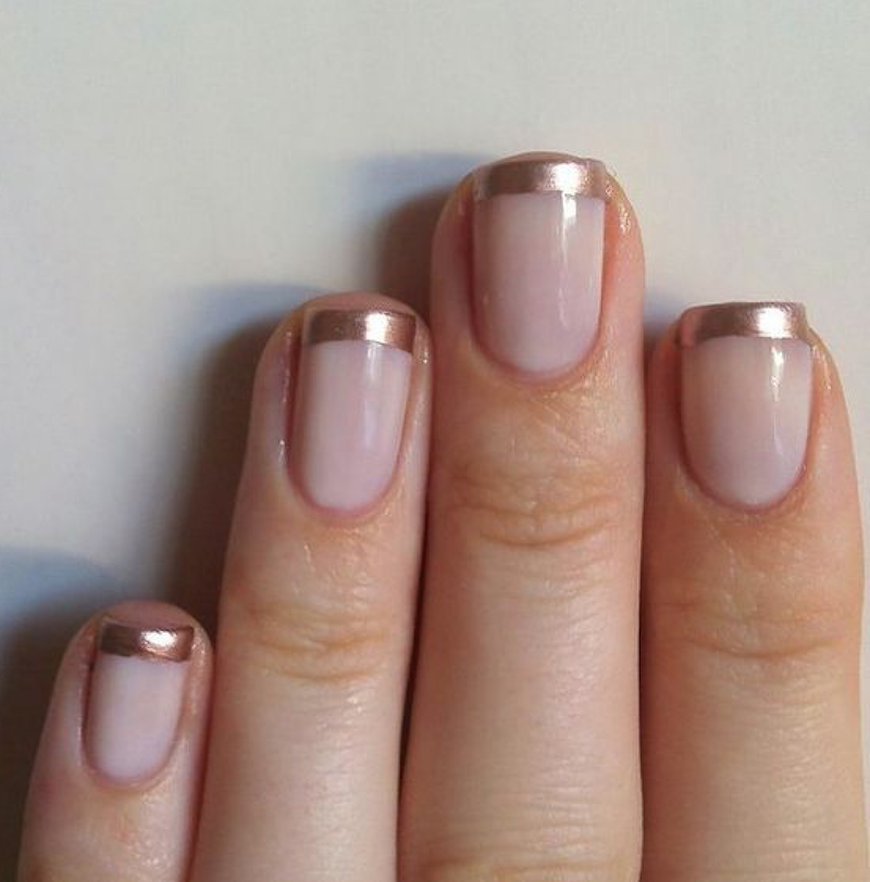 маникюр весны, нюд и золото