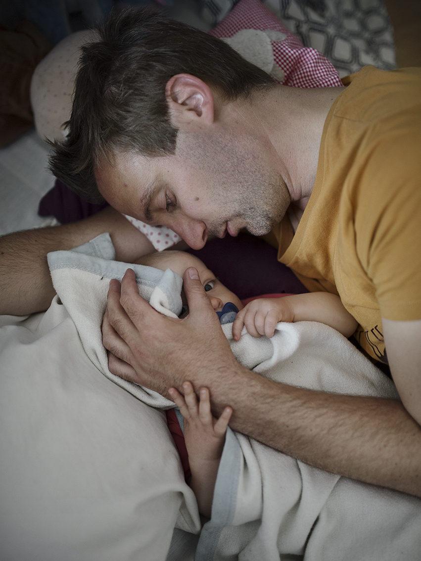 Тяжёлые будни шведских пап, взявших самый щедрый в мире отпуск по беременности и родам шведские папы, Йохан Бавман, Johan Bävman, Swedish Dads