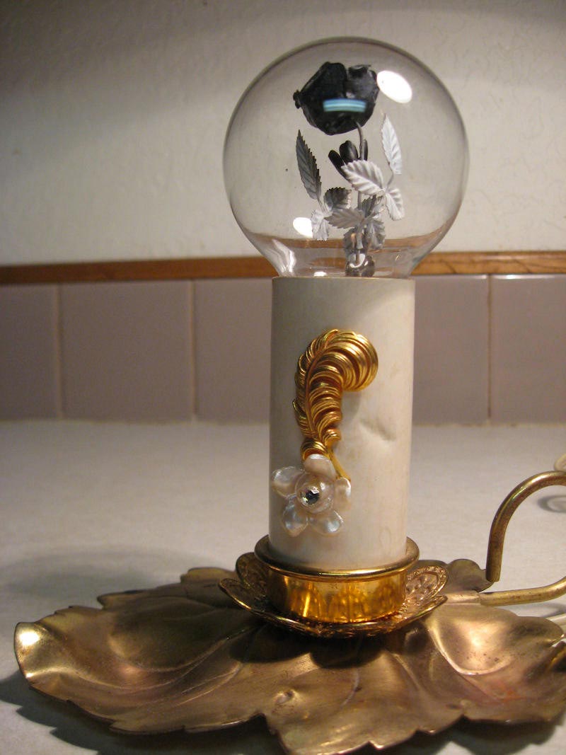 лампочки Aerolux, лампочки со светящимися цветами, лампочки с фигурками вместо спиралей накаливания