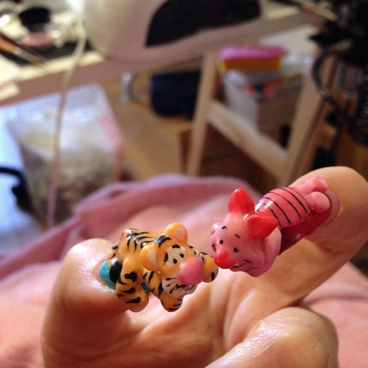 скульптурные ноги, скульптуры на ногтях, тренд маникюр в Японии