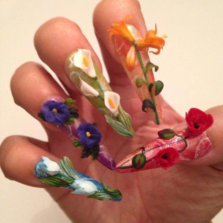 скульптурные ноги, скульптуры на ногтях, тренд маникюр в Японии