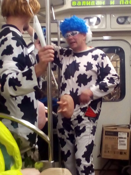 мода петербургского метро, мода метро, модники в транспорте, странные пассажиры метро 