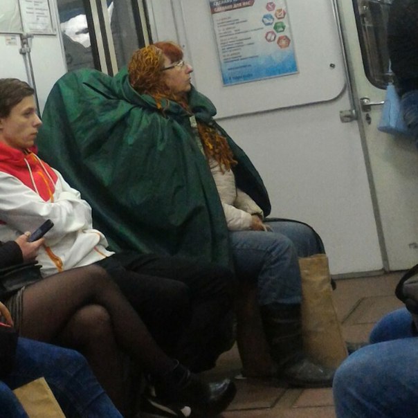 мода петербургского метро, мода метро, модники в транспорте, странные пассажиры метро 