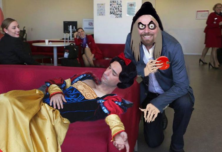 Ричард Брэнсон фотожабы, Ричард Брэнсон застукал работника спящим, Ричард Брэнсон и спящий сотрудник