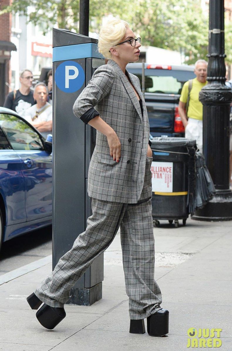 Самые нелепые и безвкусные наряды знаменитостей за вторую половину сентября нелепые наряды звёзд, самые безвкусные наряды знаменитостей