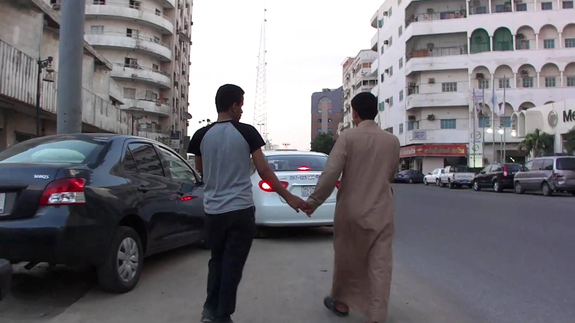 Странные манеры поведения, странные особенности разных стран