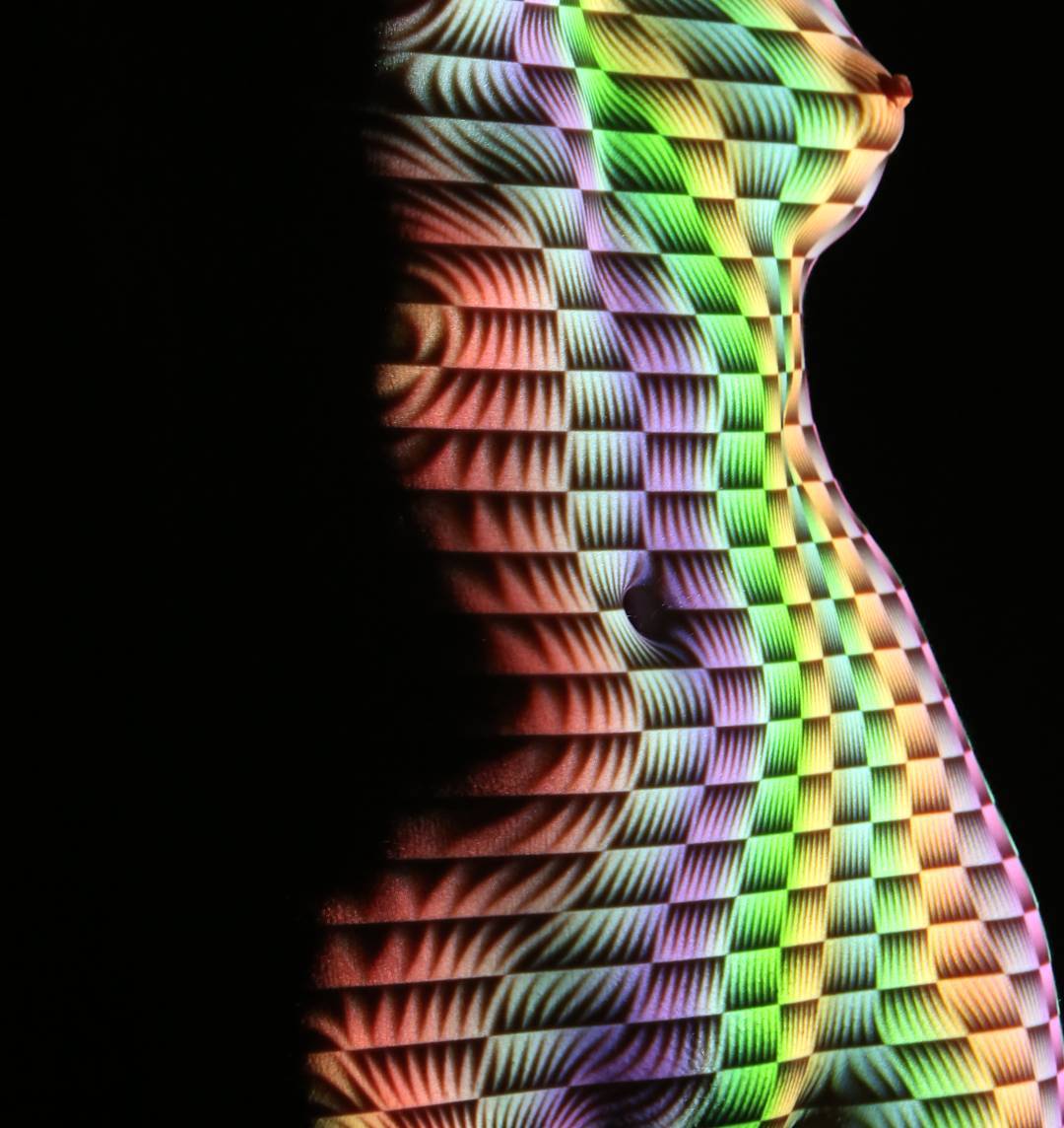 игра света и тени на обнажённых женских телах, ню, Дани Оливье, Dani Olivier