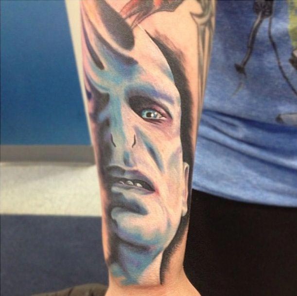 тату в стиле Гарри Поттера, тату Гарри Поттер люминесцентноая краска, секретная татуировка Гарри Поттер