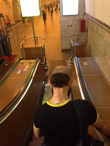 мода петербургского метро, мода метро, модники в транспорте, странные пассажиры метро 