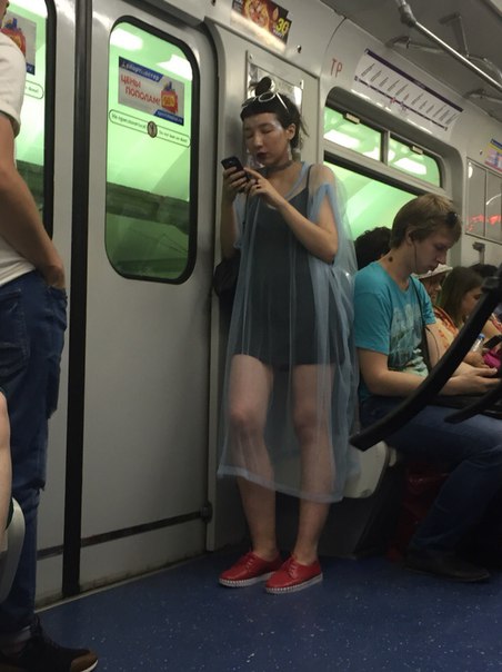мода петербургского метро, мода метро, модники в транспорте, странные пассажиры метро 