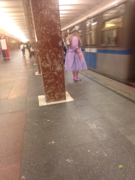 мода петербургского метро, мода метро, модники в транспорте, странные пассажиры метро 