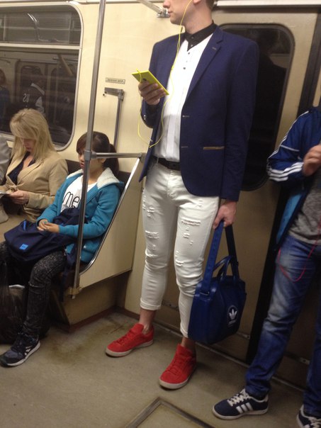 мода петербургского метро, мода метро, модники в транспорте, странные пассажиры метро 
