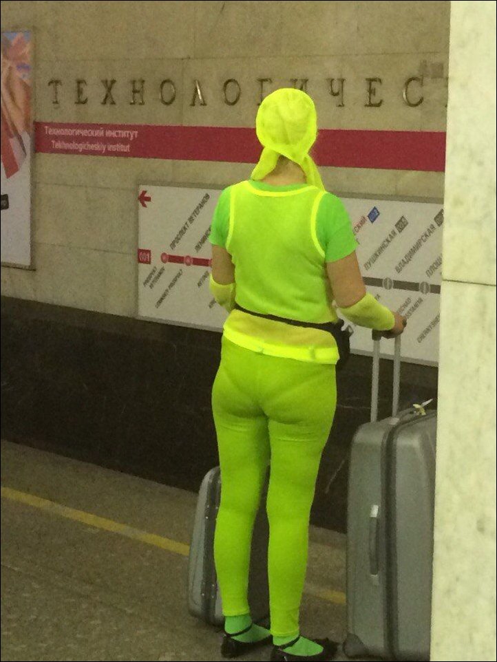 мода петербургского метро, мода метро, модники в транспорте, странные пассажиры метро 