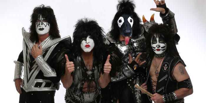 Очаровательный чёрный лабрадор с витилиго стал причиной для очередной битвы фотошоперов фотожабы лабрадор с витилиго, лабрадор с витилиго битва фотошоперов, черный лабрадор с витилиго Роуди