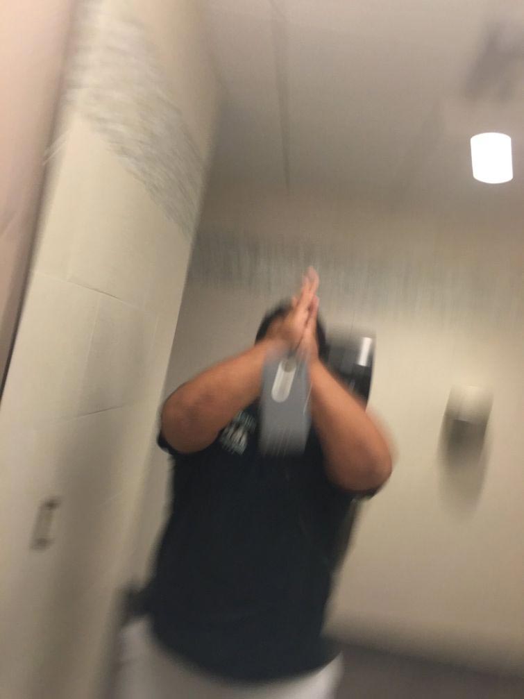 Хлопни в ладоши во время селфи, selfie  self-fiving