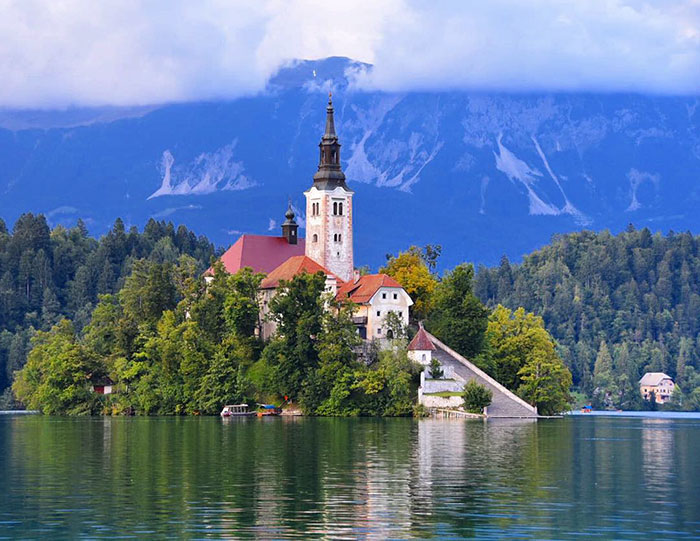 27-летняя американка посетила 181 страну, первая женщина посетившая все страны в мире, Кассандра Де Пекол, Cassandra De Pecol