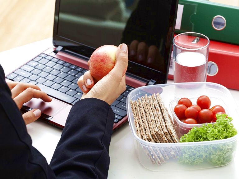 как взбодриться в офисе, как взбодриться на работе