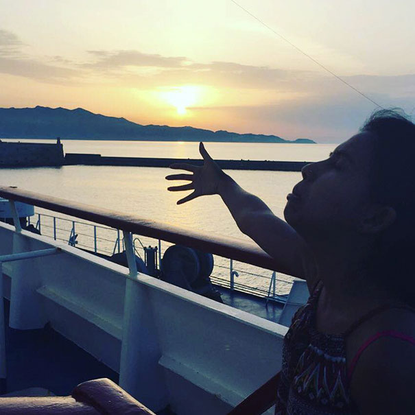 Муж этой женщины не смог поехать с ней в медовый месяц, женщина отправилась в медовый месяц в одиночку, Хума Мобин, Huma Mobin