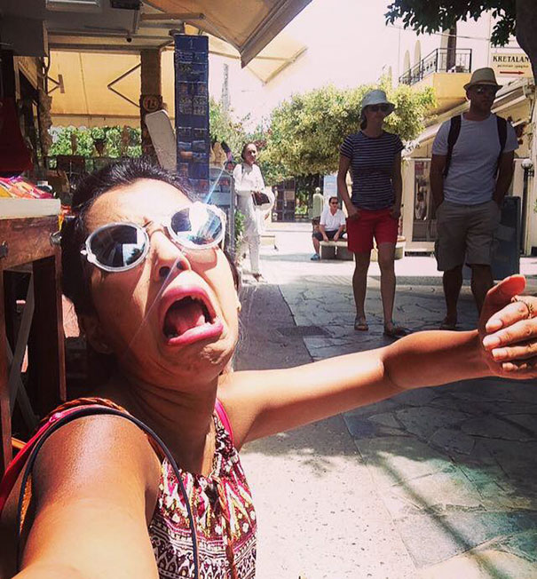 Муж этой женщины не смог поехать с ней в медовый месяц, женщина отправилась в медовый месяц в одиночку, Хума Мобин, Huma Mobin