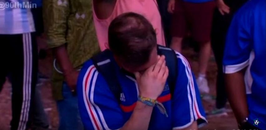 мальчик болельщик Португалии обнял француза, мальчик обнял болельщика команды Франции, мальчик обнял болельщика Чемпионат Европы 2016