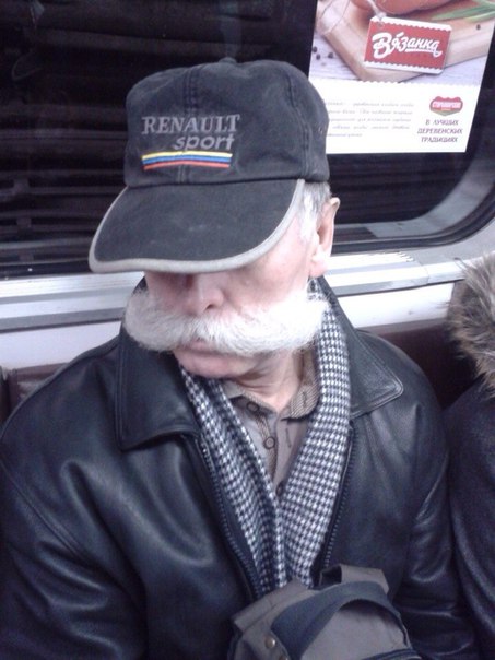 мода петербургского метро, мода метро, модники в транспорте, странные пассажиры метро 