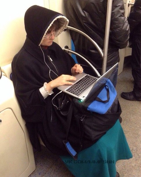 мода петербургского метро, мода метро, модники в транспорте, странные пассажиры метро 