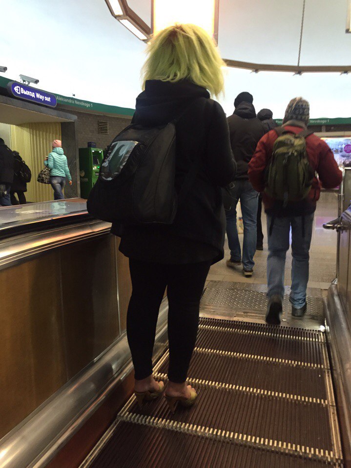 мода петербургского метро, мода метро, модники в транспорте, странные пассажиры метро 