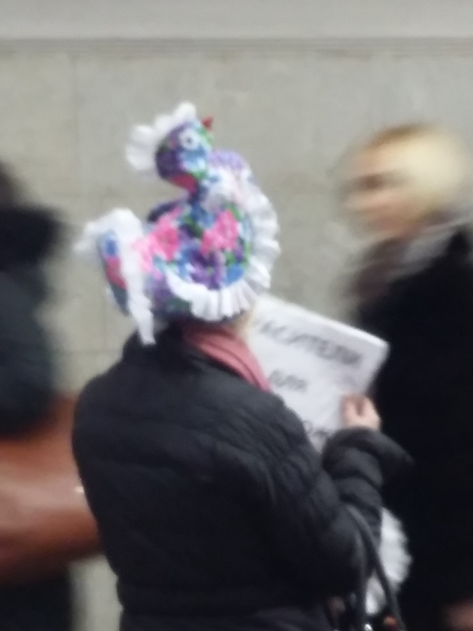 мода петербургского метро, мода метро, модники в транспорте, странные пассажиры метро 