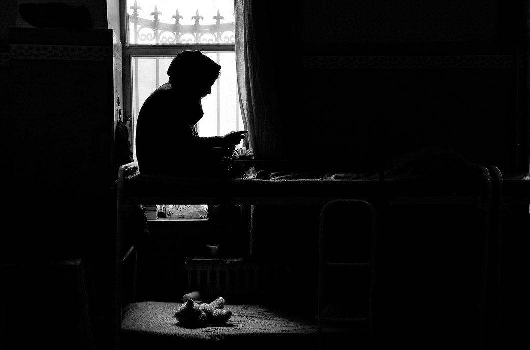 Фотограф снимает малолетних преступниц, ожидающих смертной казни в иранской тюрьме Ожидая последнего наказания, иранский фотограф снимает малолетних преступниц, Садех Сури