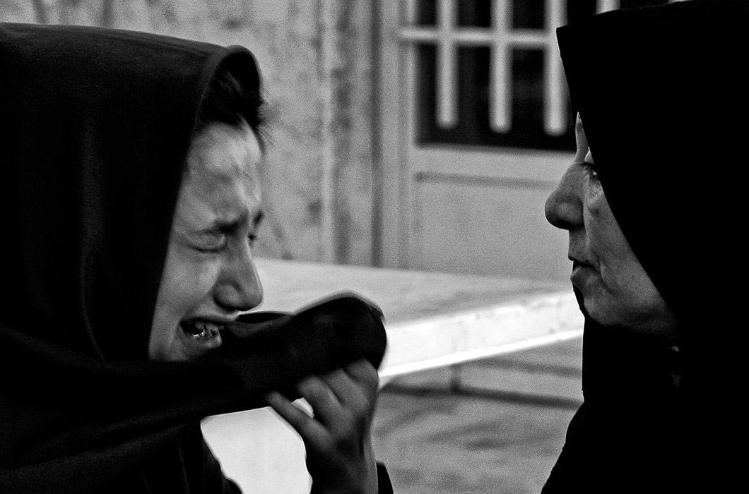 Фотограф снимает малолетних преступниц, ожидающих смертной казни в иранской тюрьме Ожидая последнего наказания, иранский фотограф снимает малолетних преступниц, Садех Сури